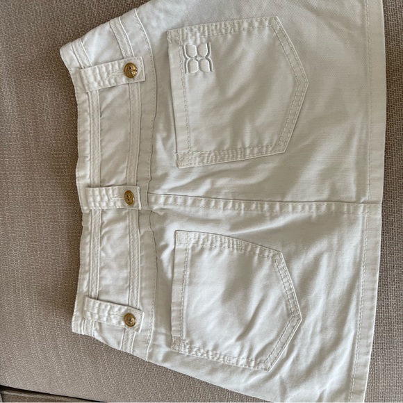 White denim short skirt. - Picture 1 of 7